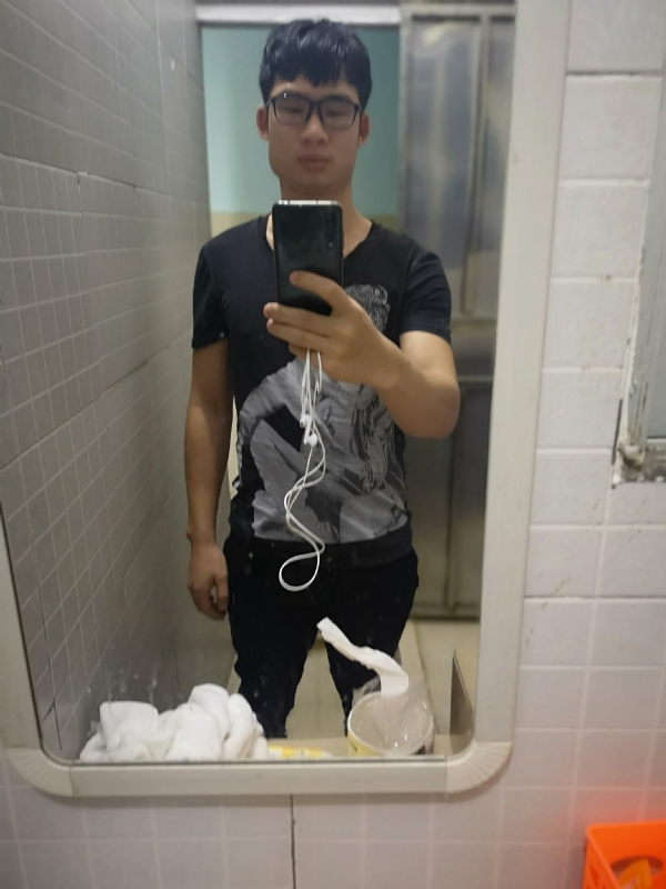 右手的执着的第一张照片--广东蓝颜知己交友网