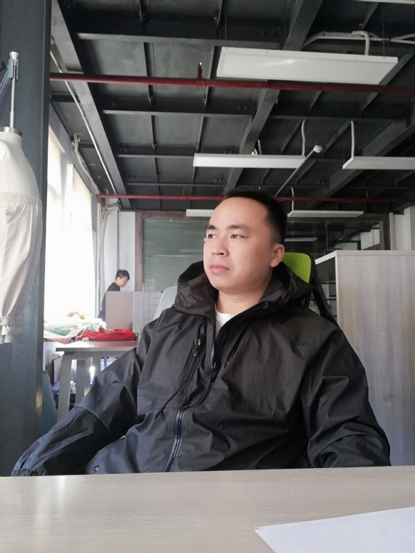 左眼皮跳跳的第一张照片--广东蓝颜知己交友网