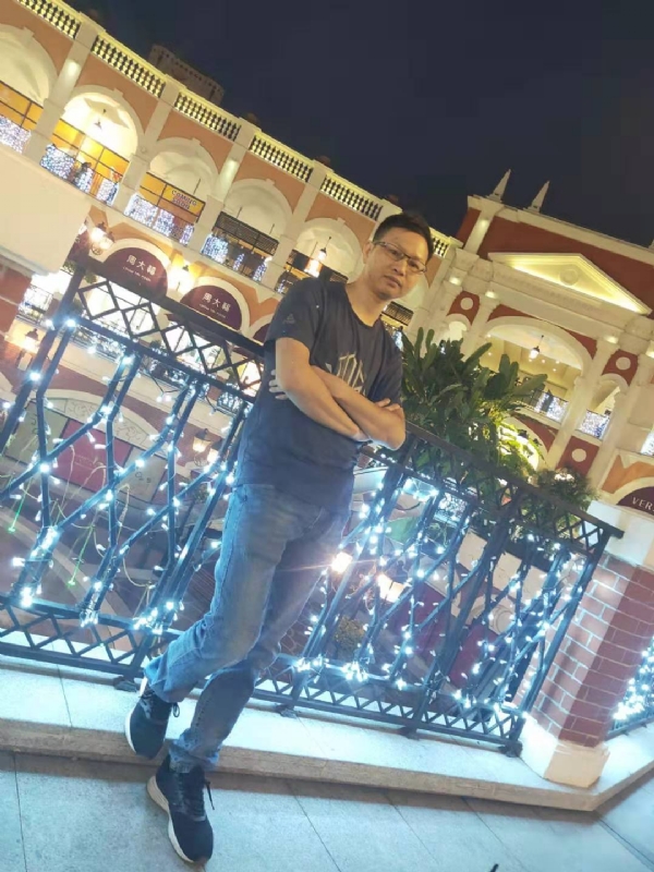 落单恋人的第一张照片--广东蓝颜知己交友网