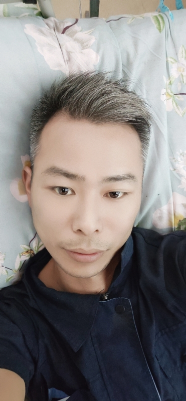 火山口的第一张照片--广东蓝颜知己交友网