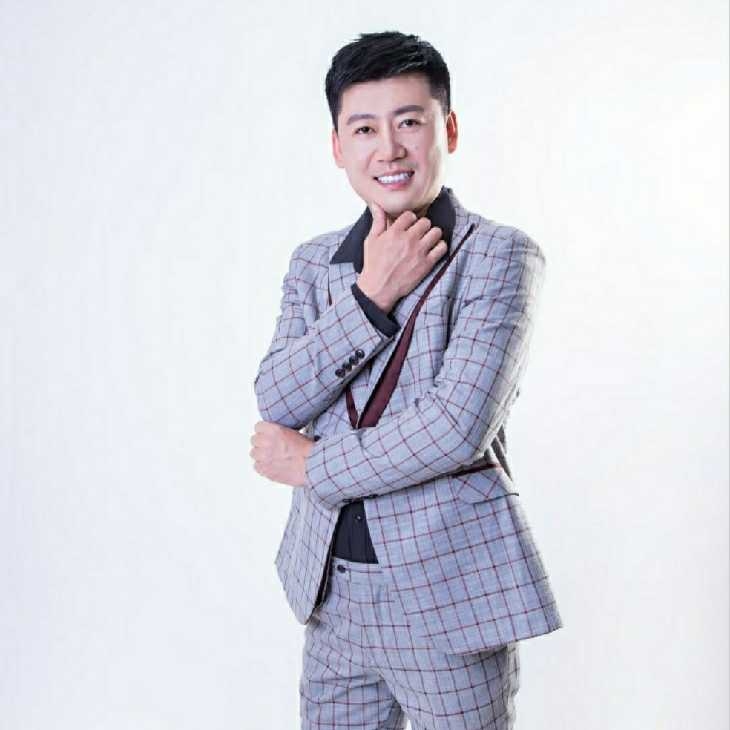 屋顶拾荒人的第一张照片--广东蓝颜知己交友网