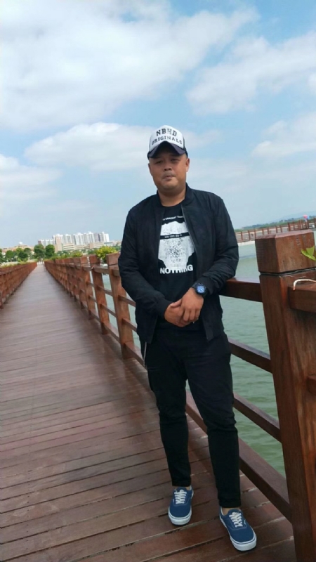 人生如戏的第二张照片--广东蓝颜知己交友网