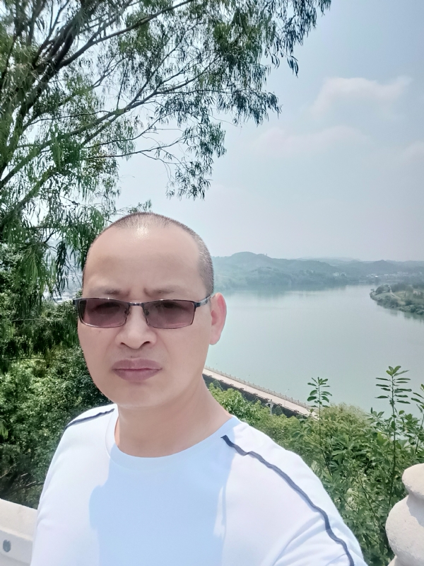 随缘随性的第一张照片--广东蓝颜知己交友网