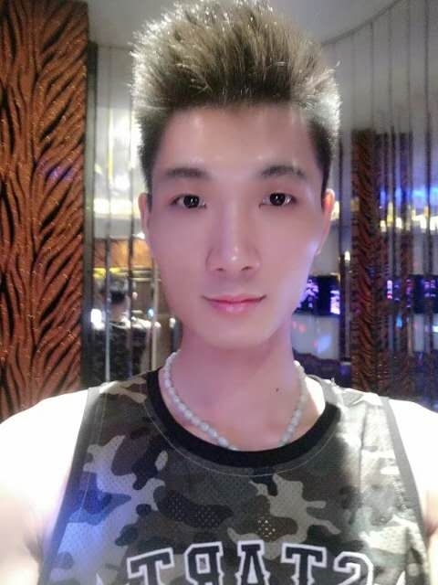 人生如戏的第一张照片--广东蓝颜知己交友网