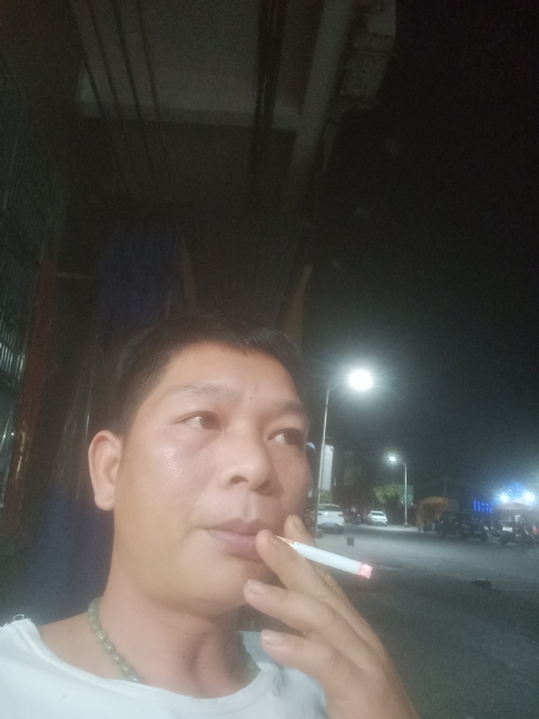 善解人意的第一张照片--广东蓝颜知己交友网