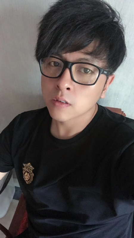 爱你永远不容易的第一张照片--广东蓝颜知己交友网